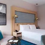 Avani Muscat Hotel&Suites