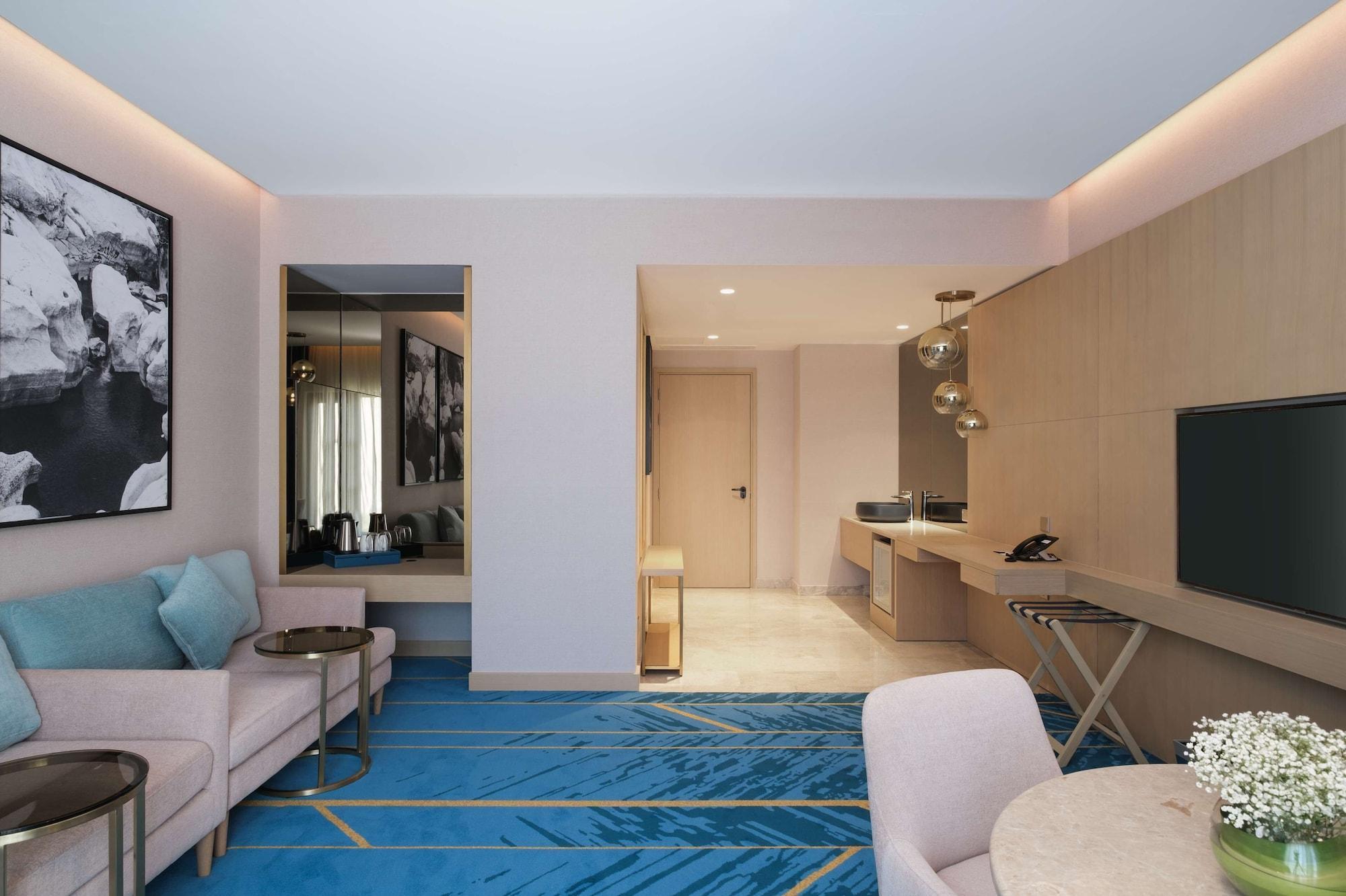 Avani Hotel&suites 4* Muscat
